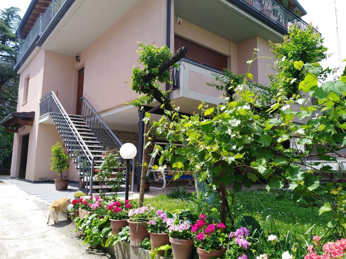 Appartamento Zia Cecilia Desenzano del Garda Exterior photo